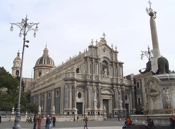 “Buongiorno Notizie” Le Notizie Odierne , A Catania Rischio Crollo Al Centro Storico.