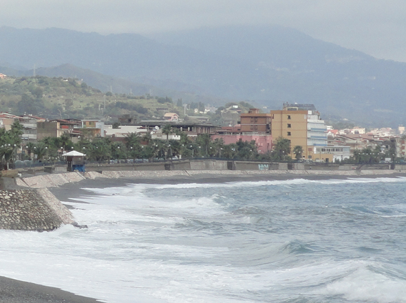 “Buongiorno Notizia ” Le Notizie Odierne , Torrente Agrò a Rischio Esondazione.