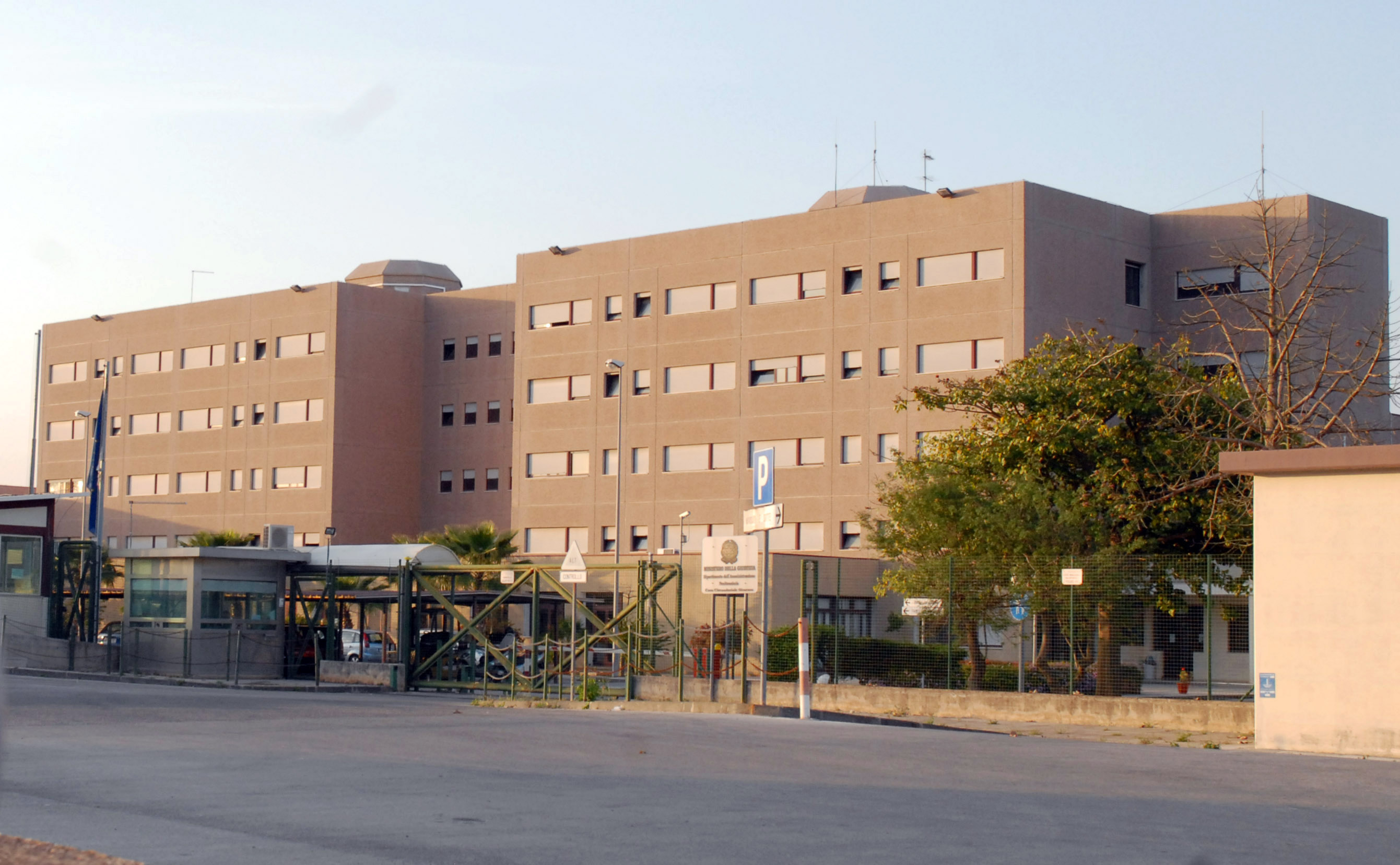 “Buongiorno Notizia” Siracusa: 27enne si toglie la vita in cella.