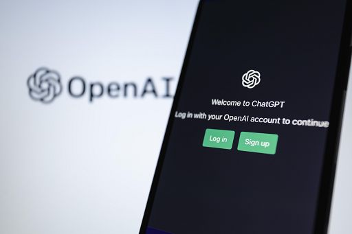 Intelligenza Artificiale, Garante della Privacy blocca ChatGPT