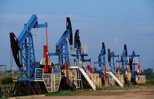 L’Opec+ taglia a sorpresa l’offerta di petrolio e i prezzi tornano a salire