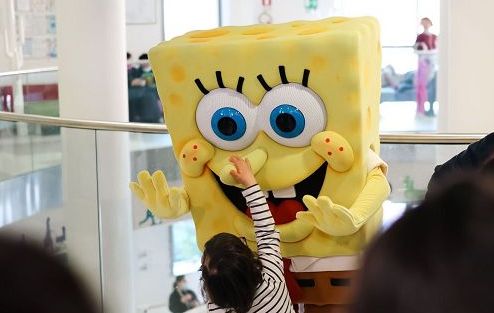 Spongebob al Gaslini di Genova, regalate 500 uova ai piccoli pazienti