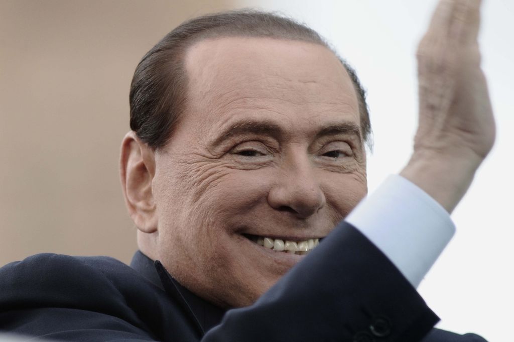 Silvio Berlusconi ricoverato al San Raffaele, il fratello Paolo: c’è un miglioramento