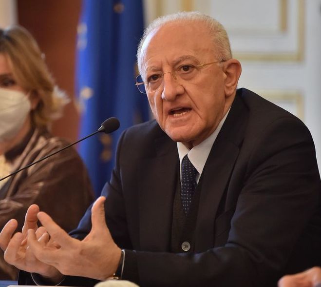 P.A, De Luca: su assunzioni noi in anticipo di 4 anni sul governo
