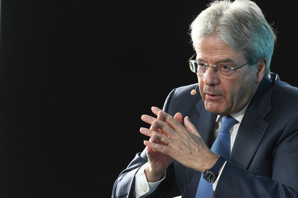 Ue, Commissione non proporrà riduzione annuale 1% debito pubblico