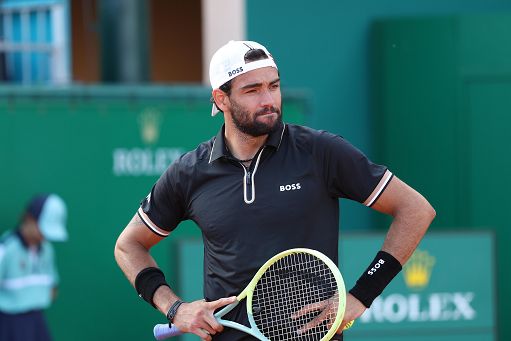 Montecarlo, Berrettini si è ritirato per un infortunio muscolare: “Sono molto triste”