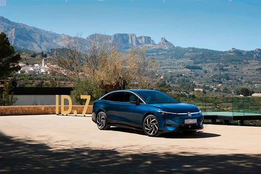 Volkswagen ID.7, svelata a Shanghai la nuova berlina elettrica