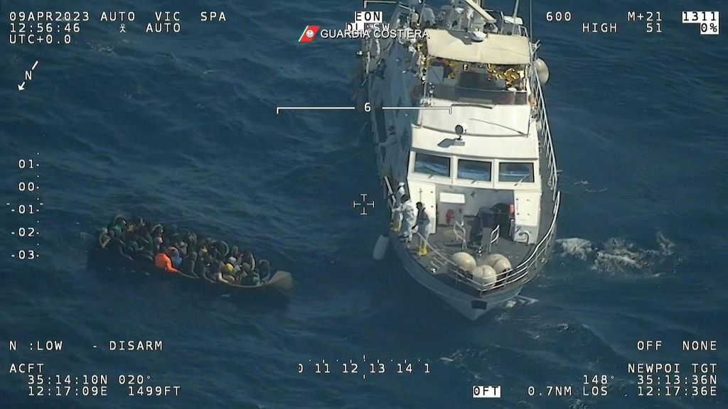 Migranti, Hahn: ok stato emergenza in Italia, ma serve Patto Ue
