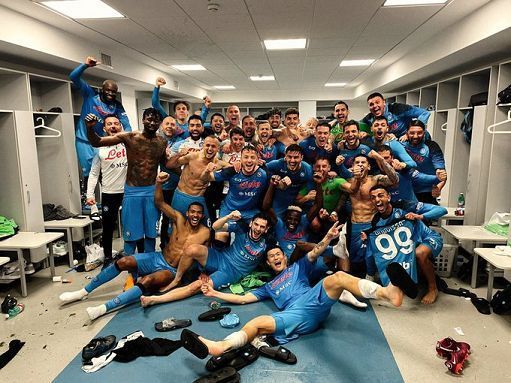 Il Napoli batte la Juventus con un gol al 93esimo ed esplode la festa azzurra