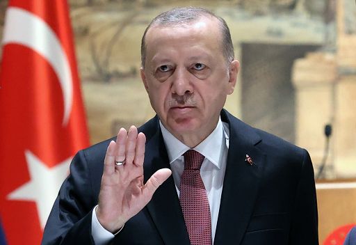 Malore in diretta tv, il presidente turco Erdogan cancella tutti gli impegni di oggi: riposerò a casa