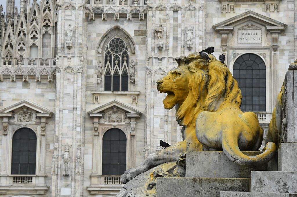 Milano, Lega chiede Comune parte civile contro imbrattatori statua