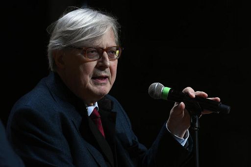 Lombardia, Sgarbi: incompatibilità? Resto a Roma, è ovvio