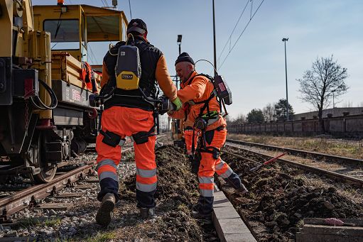 IIT: un esoscheletro per addetti alla manutenzione delle ferrovie