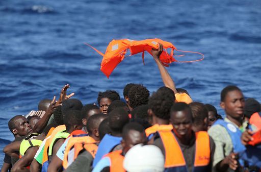 Il ministro dell’interno francese attacca Meloni: non sa gestire l’immigrazione