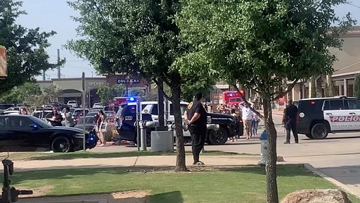 Usa, otto morti in sparatoria in centro commerciale in Texas