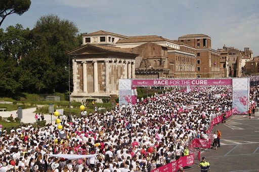 Tumore al seno: oltre 70 mila a Roma per la “Race for the Cure”