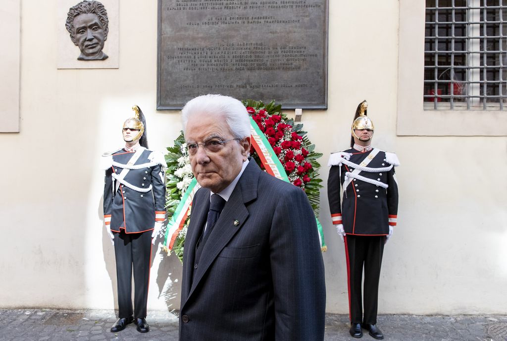 Mattarella ricorda le vittime del terrorismo: mai più violenza politica