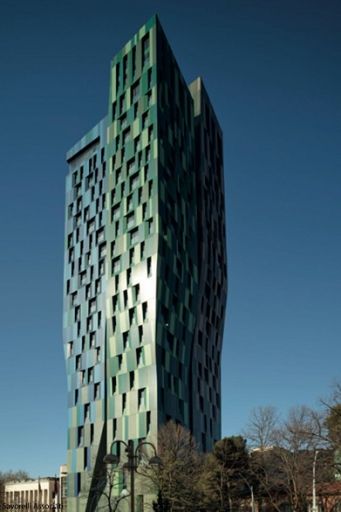 Nuova torre Tirana su progetto italiano, inaugurata da premier