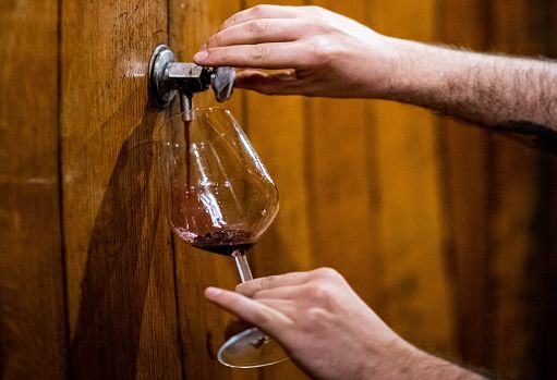 Icqrf: 56,6 mln hl vino in giacenza (+5,3% su 2022), il 54,9% al Nord