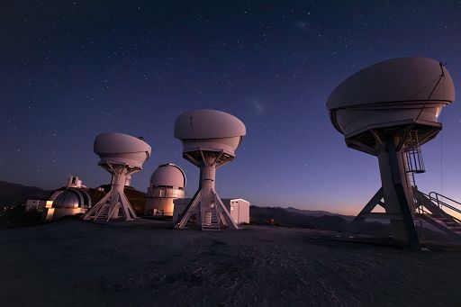 ESO, telescopi BlackGEM a caccia di sorgenti di onde gravitazionali