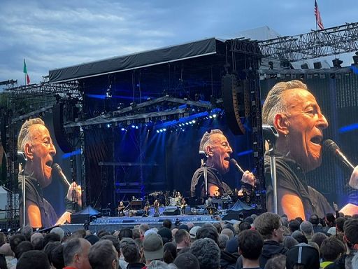 Bruce Springsteen infiamma il Circo Massimo, 60mila in delirio