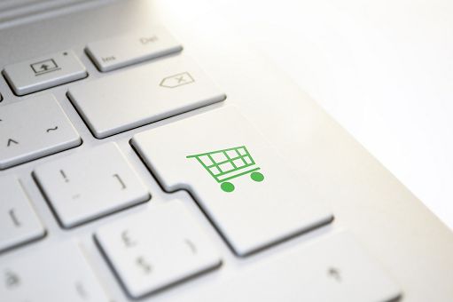 Ecommerce, 9 su 10 comprano sui marketplace ma meno del 50% aziende li usa