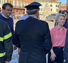von der Leyen fra gli alluvionati a Cesena:colpita dal vostro coraggio