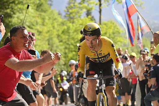 Giro d’Italia, Roglic vince la cronoscalata. Il Giro è suo