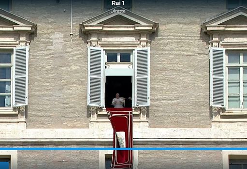Il Papa: la paura blocca e paralizza, isola da chi è straniero, da chi è diverso
