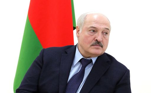 “Lukashenko ricoverato a Mosca in condizioni critiche” (secondo l’opposizione della Bielorussia)