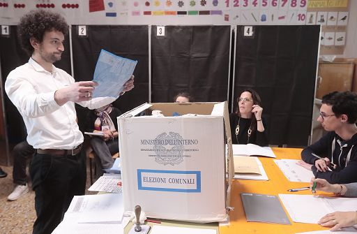 Elezioni comunali, ballottaggi in 41 comuni. Riflettori puntati sui 7 capoluoghi