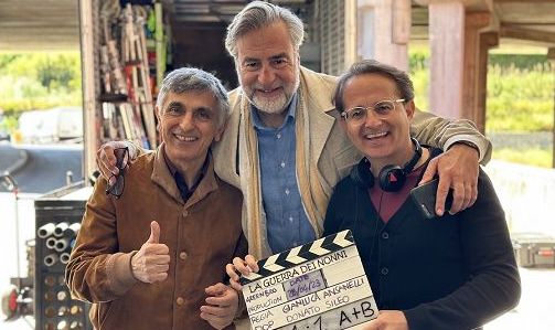 Vincenzo Salemme e Max Tortora nella commedia “La guerra dei nonni”