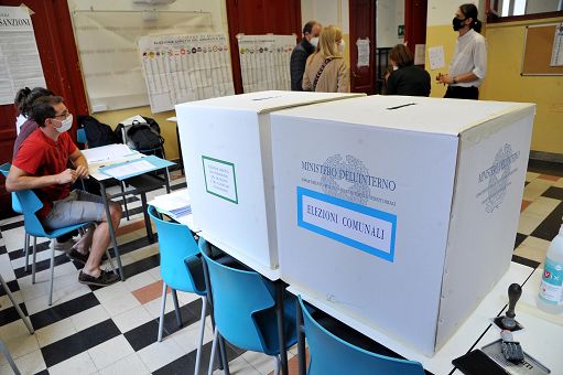 Alle Comunali nei Capoluoghi vince il centrodestra: 9a3