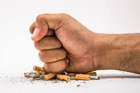 Internisti: fumo fattore alto rischio da combattere con ogni mezzo