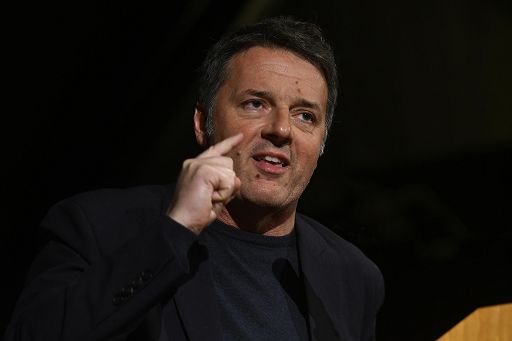 Renzi: politici e giornalisti spiati dagli 007? Il governo faccia chiarezza