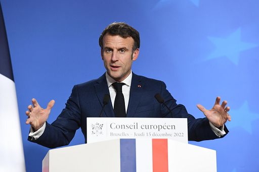 Macron: serve un “risveglio strategico” per la sicurezza dell’Europa