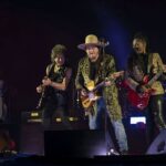Zucchero canta anche per la sua terra senza retorica e incanta Roma
