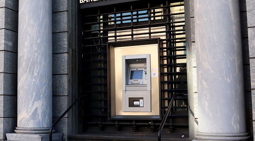 Banche, nell’Ue meno sportelli (-5,39%) e meno bancari (-1,25%)
