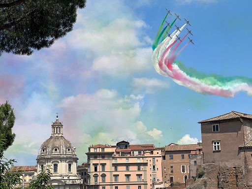 Festa della Repubblica: Mattarella all’Altare della Patria, la parata ai Fori Imperiali e le Frecce Tricolori