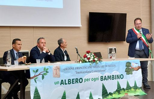 Nasce la rete nazionale Comuni amici degli alberi e dei bambini