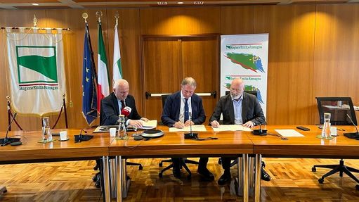 Urso e Bonaccini firmano integrazione piano banda ultra-larga E.R.