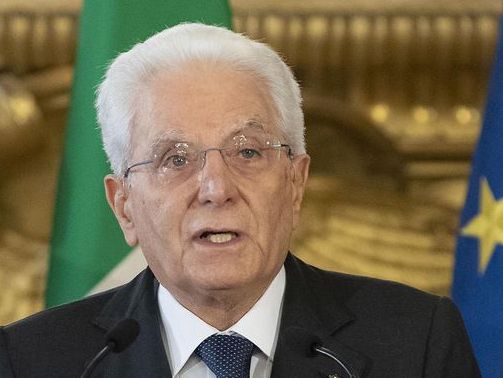 Mattarella: il faro sono le norme, no interpretazioni creative