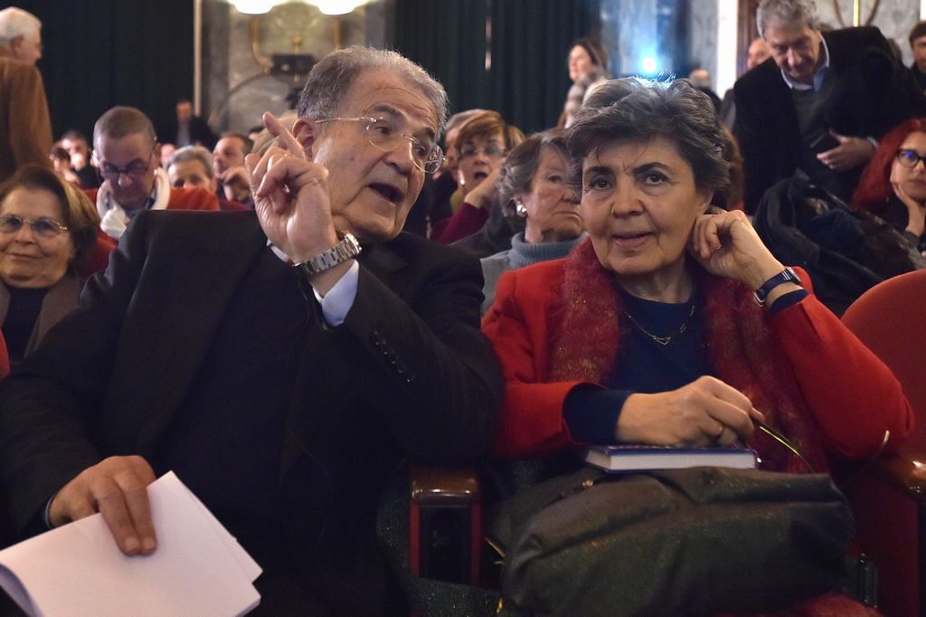 Prodi commosso ai funerali: con Flavia abbiamo condiviso cielo e terra