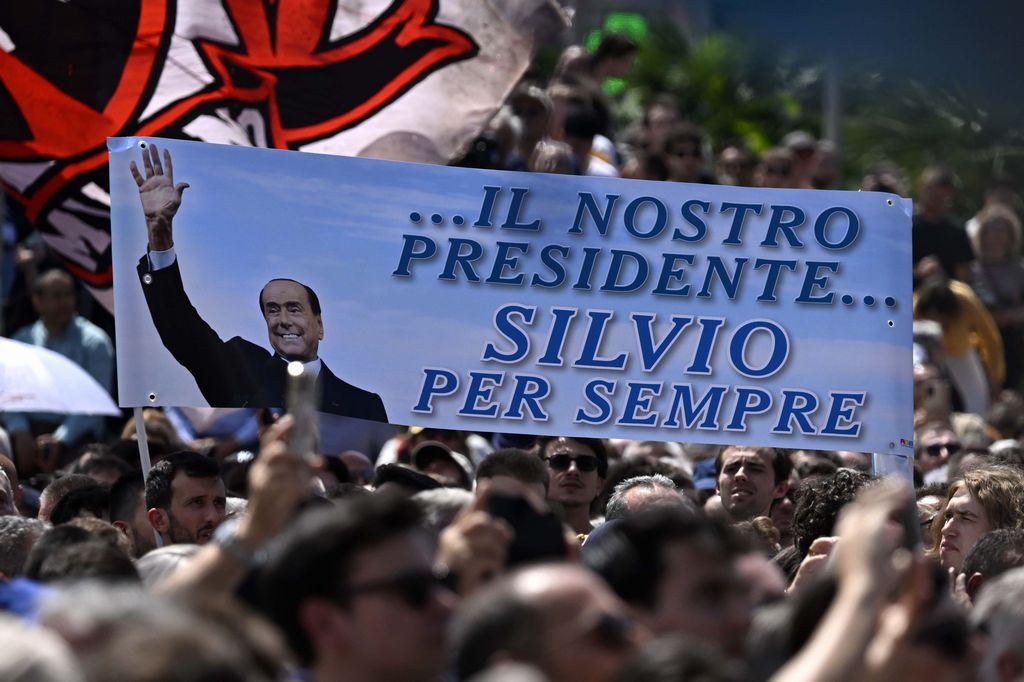 Berlusconi, Fi: M5s Lombardia fuori aula? Rispetto per morti dovuto