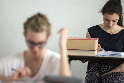 Maturità, un brano di Seneca al classico e lo studio di una funzione allo scientifico