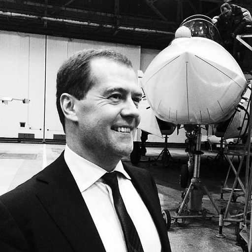 Medvedev dice che il “mondo rischia se le armi nucleari finisconi in mano ai banditi”