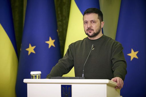 Zelensky sente gli alleati: “Ulteriore rafforzamento delle truppe”