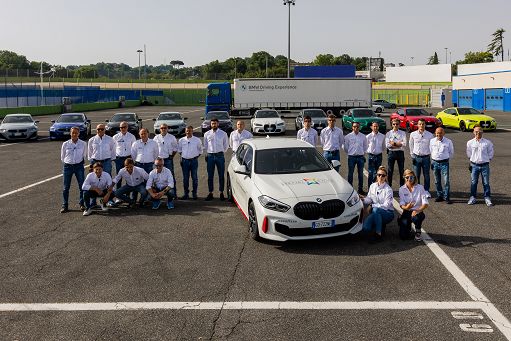 Bmw Driving Experience amplia offerta con corsi per elettriche