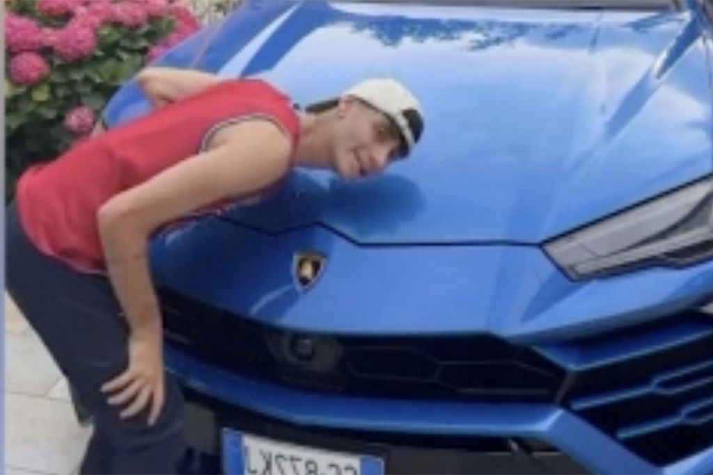 L’incidente di Casal Palocco, il gip di Roma: la Lamborghini degli youtuber viaggiava a oltre 120 km all’ora