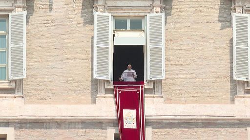 Il Papa: abbiamo bisogno di persone vere come Pietro e Paolo